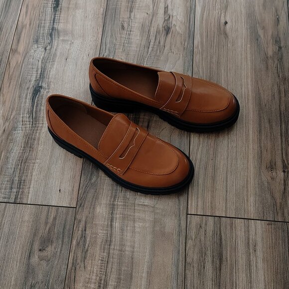 ZBY Women's Classic Brown Penny Loafers, Size 9. - Picture 15 of 16